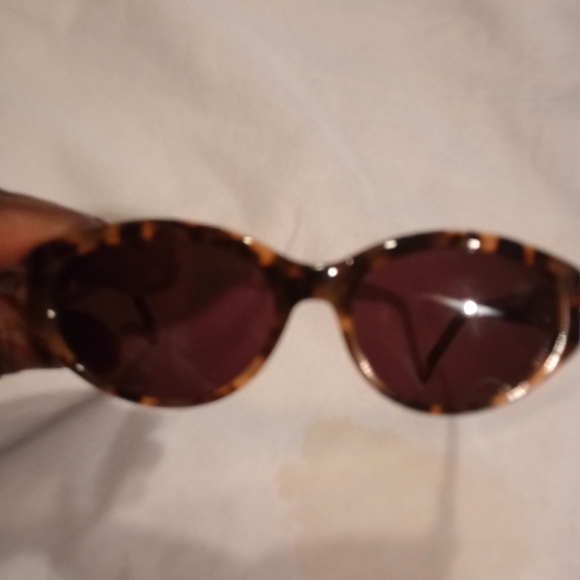 Brighton Sunglasses With Case - Picture 10 of 10